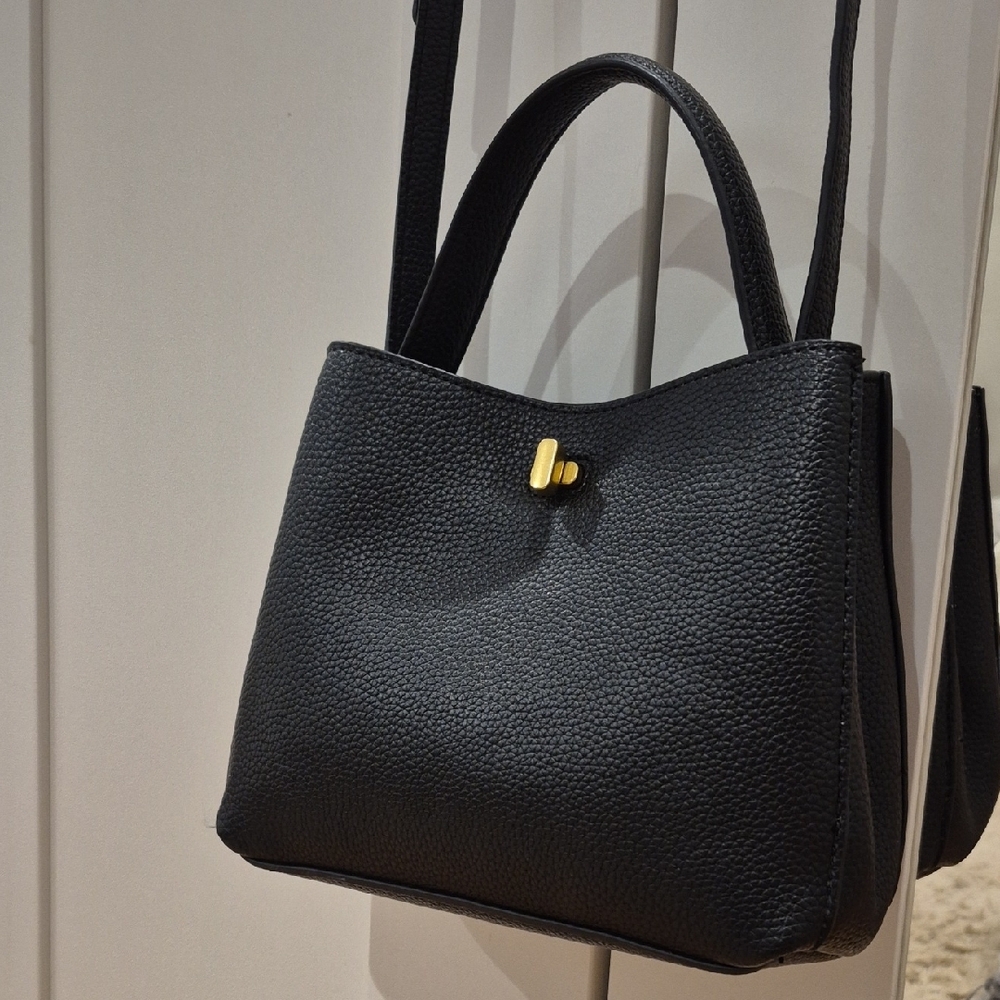 Elegant Black Handbag
